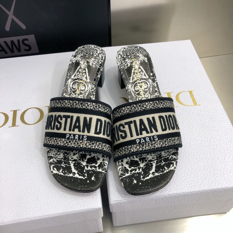 ch**an D*or slippers
